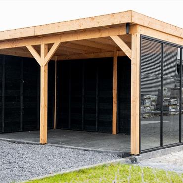 Buitenverblijf Industriële glazen wand zwart gecoat 224 x 278,5